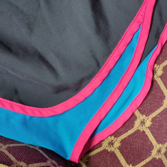 SOLD - Nike women’s size small dri-fit running Black, pink and Blue shorts - Picture 7 of 10